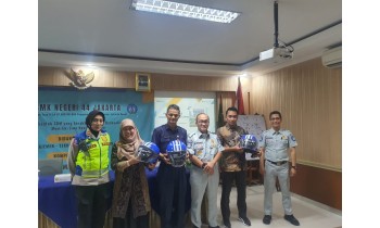 SEMINAR MEMBENTUK SDM BERAKHLAK DI SMK NEGERI 44 JAKARTA