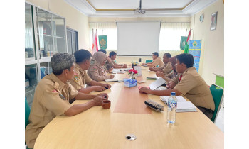 PENYERAHAN SURAT KEPUTUSAN TIM PENAMBAHAN KOMPETENSI KEAHLIAN